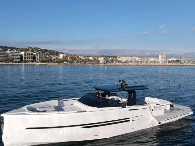 Uthyrning Motorbåt  OKEAN med en båtlicens 