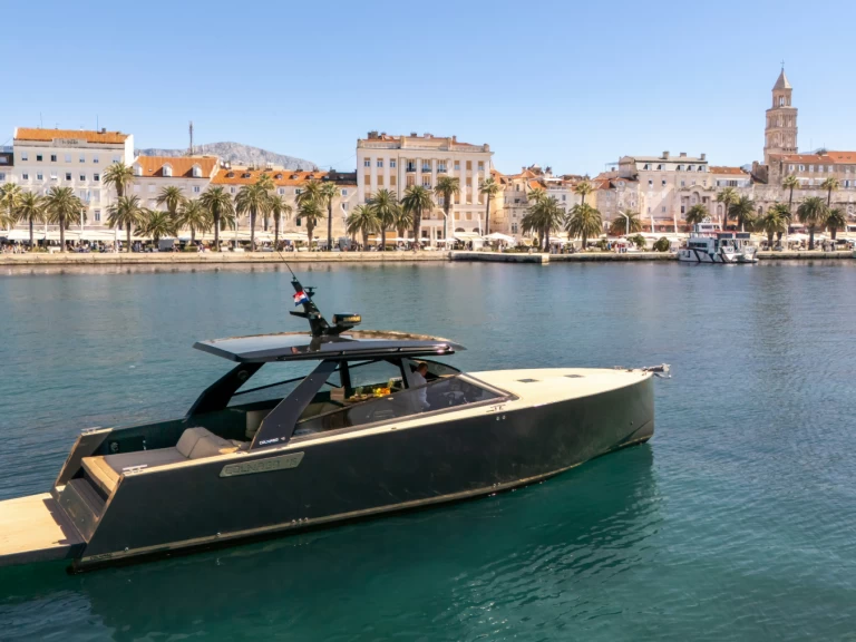 Colnago Colnago 45 charter bareboat eller skeppad i Split 