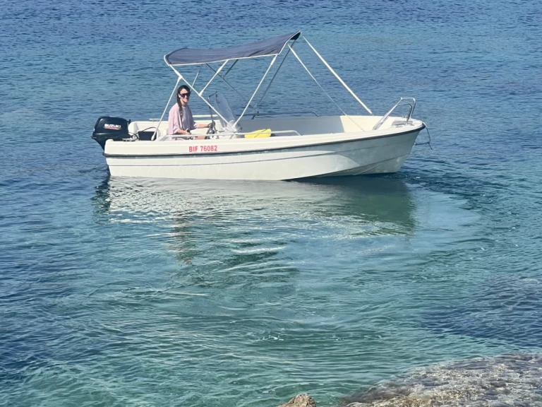 Terhi 445 C charter bareboat eller skeppad i Calvi