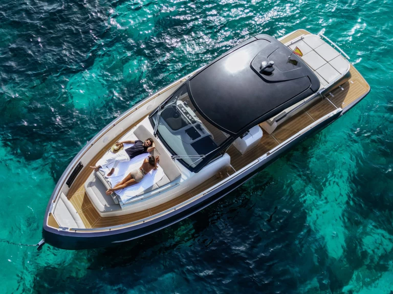 Yacht charter Ibiza Town billig Nassima40