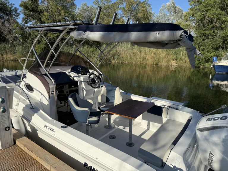 Yacht charter Mandelieu-la-Napoule billig EVO 22