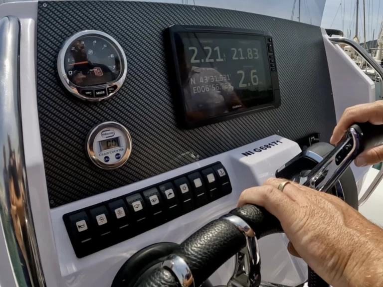 RIB för uthyrning Mandelieu-la-Napoule till det bästa priset 