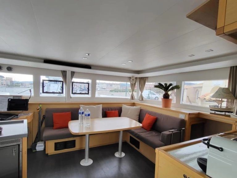 Uthyrning Port Grimaud - Lagoon Lagoon 450 F av Samboat 