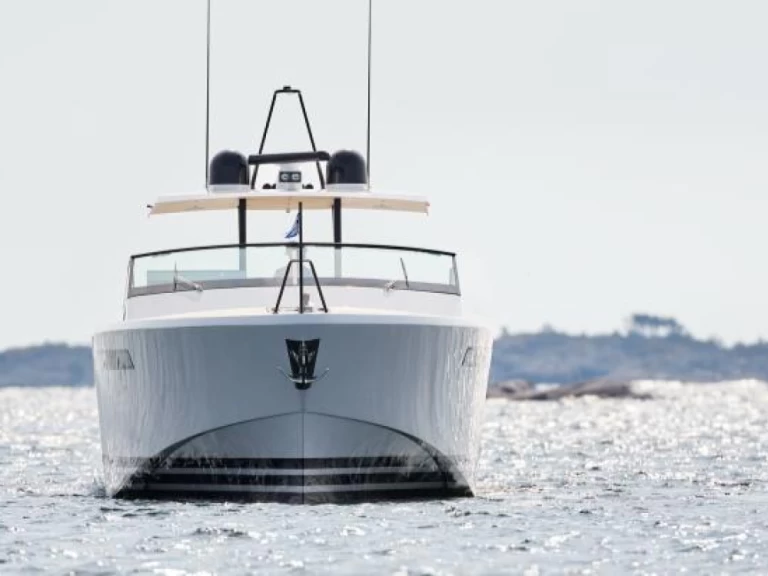 Hyr en Delta Powerboats 60 Juan-les-Pins 