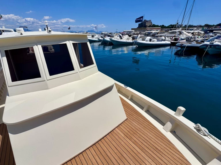 Båtuthyrning F.lli Mileo Gozzo i Baia på Samboat 