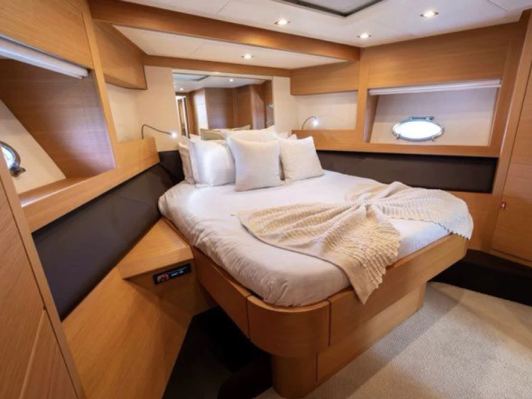 Hyra Lyx yacht med eller utan skeppare Pershing Antibes 