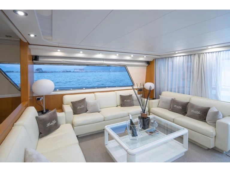 Hyra Lyx yacht med eller utan skeppare Sanlorenzo Procida 