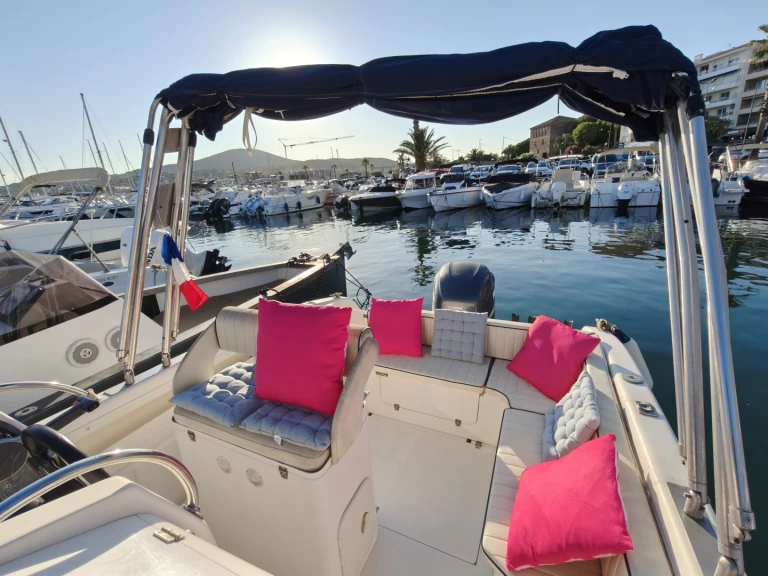 Båtuthyrning Tecnomariner Stealth Mithos  i Sainte-Maxime på Samboat 