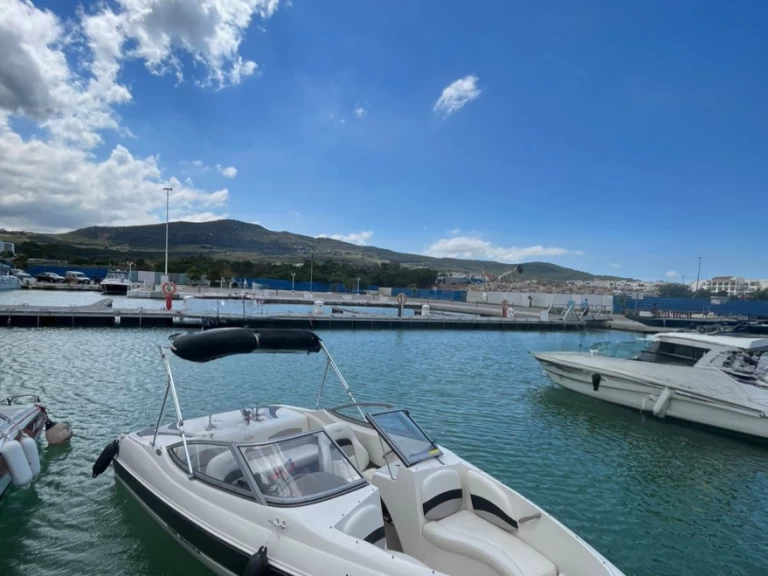Stingray 180RX charter bareboat eller skeppad i Région de Tanger-Tétouan