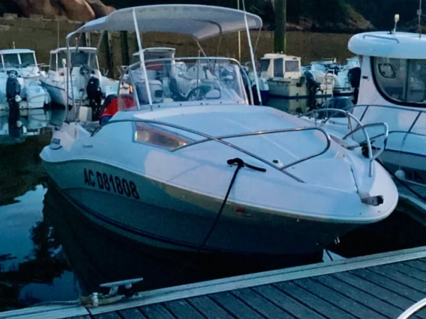 Yacht charter Trébeurden billig Quicksilver 555 WA Commander