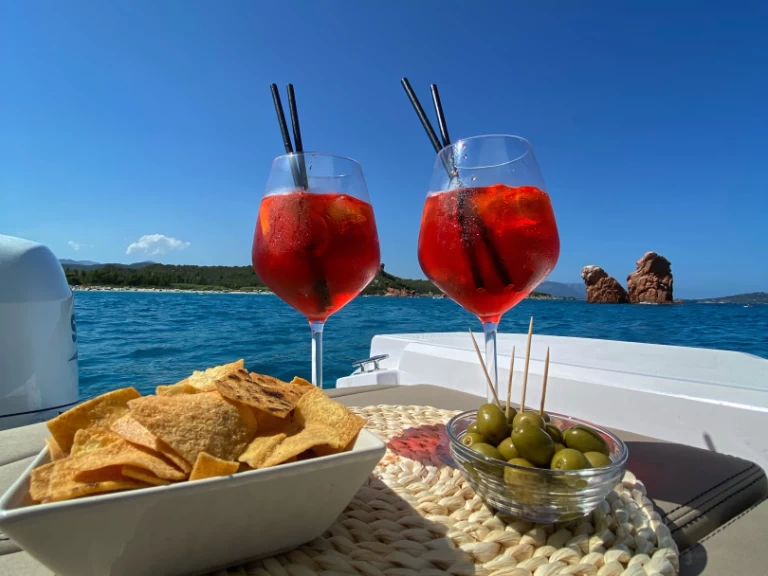 Hyra RIB med eller utan skeppare Italboats Villasimius 