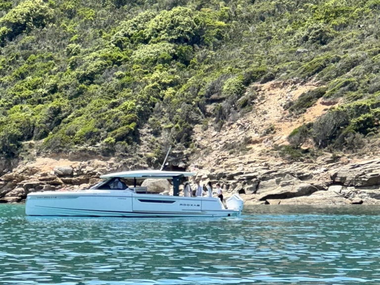 Saxdor Saxdor 400 GTO charter bareboat eller skeppad i Saint-Florent