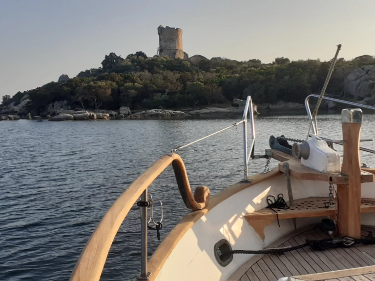 Båtuthyrning eurobanker 38 CLASSIQUE i Figari på Samboat 