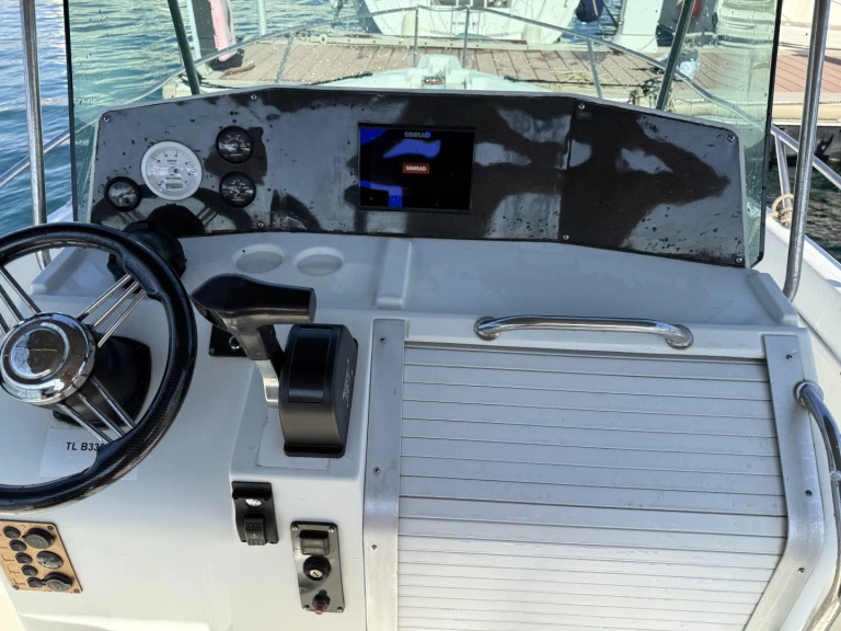 Båtuthyrning Jeanneau Cap Camarat 695 WA i Toulon på Samboat 