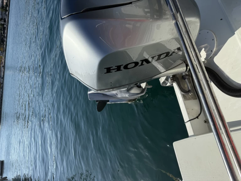 Hyra Motorbåt  med eller utan skeppare Jeanneau Toulon 