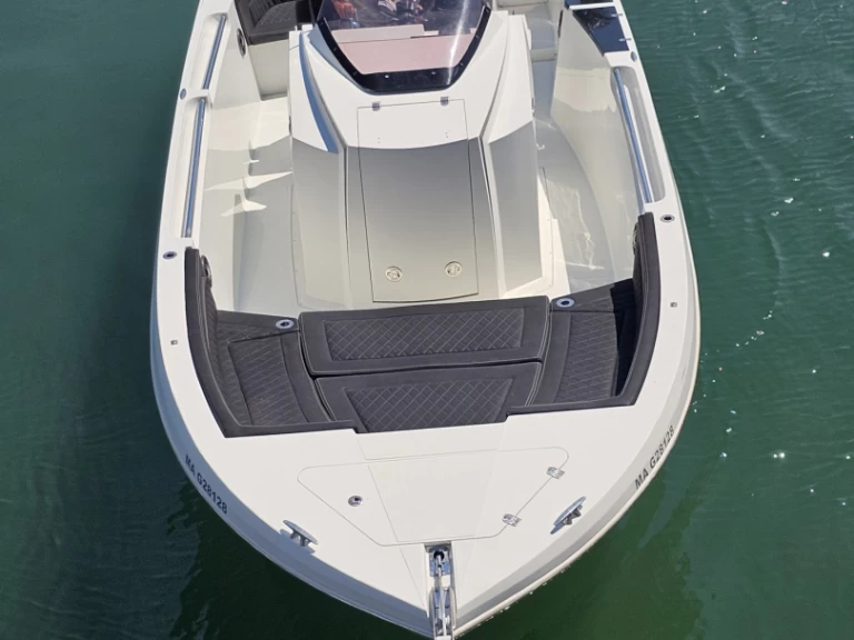 Pacific Craft Pacific Craft 27 RX charter bareboat eller skeppad i Port Fréjus