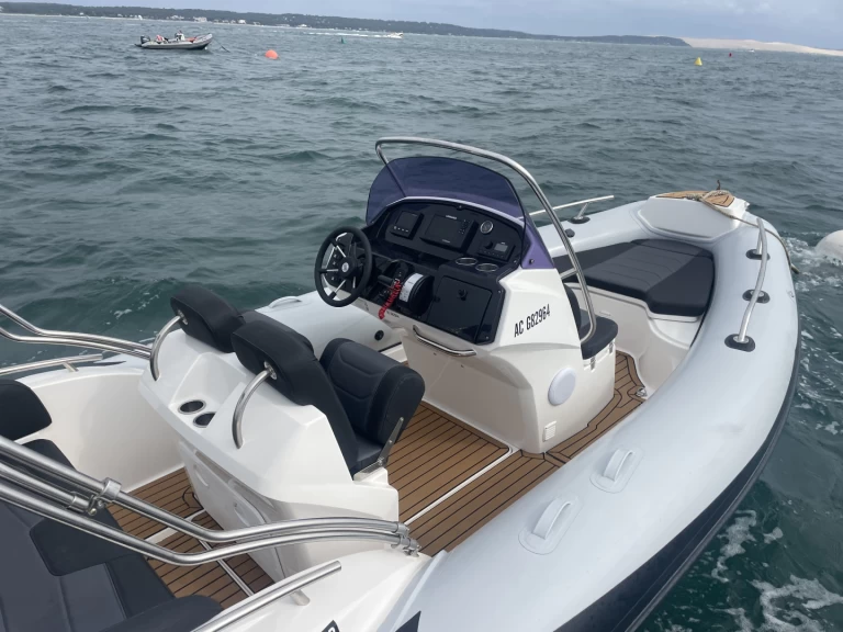 Hyr en Grand Boats Golden Line G580LF Cap Ferret 