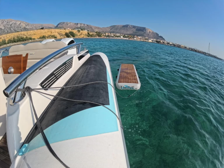 Uthyrning RIB Bwa med en båtlicens 