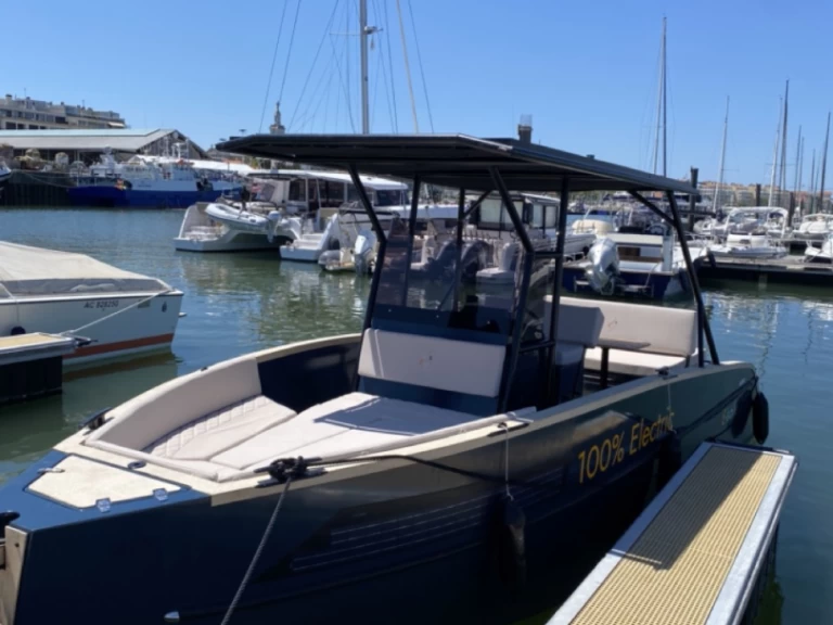 E-sole 750 charter bareboat eller skeppad i Arcachon