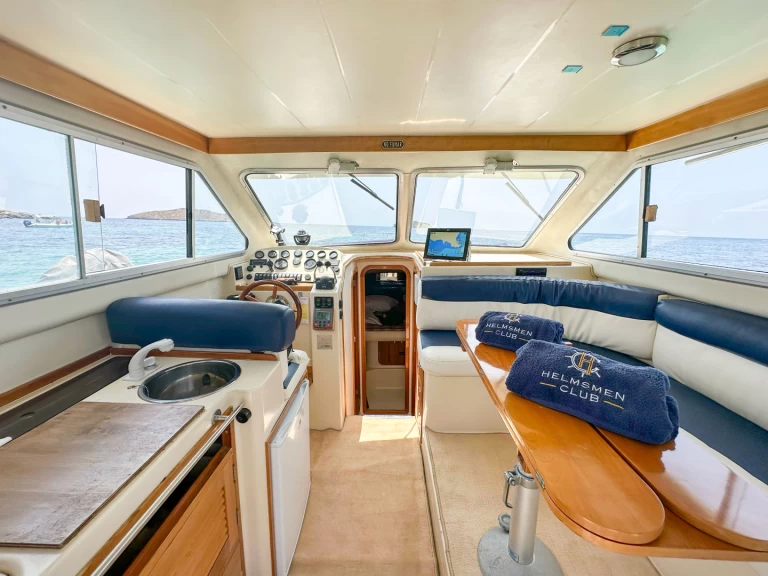 Rodman Rodman 900 charter bareboat eller skeppad i Santa Eularia des Riu