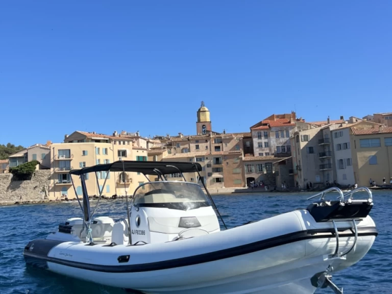 Hyr en Ranieri Cayman 31 Sport Touring Port Cogolin 