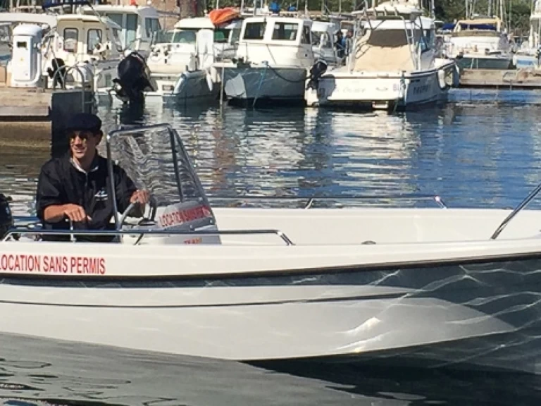 Uthyrning Motorbåt  Terhi med en båtlicens 