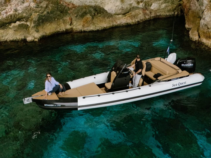 Uthyrning RIB Sea quest med en båtlicens 