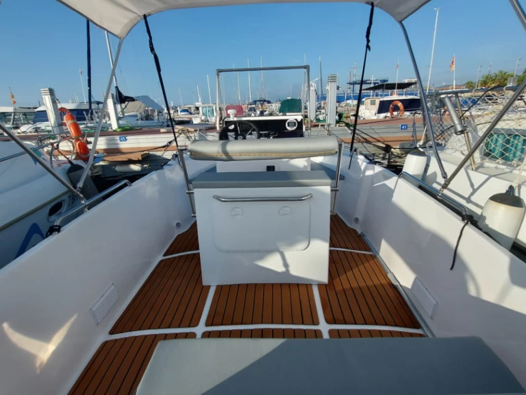 Uthyrning Motorbåt  DAC MARINE med en båtlicens 