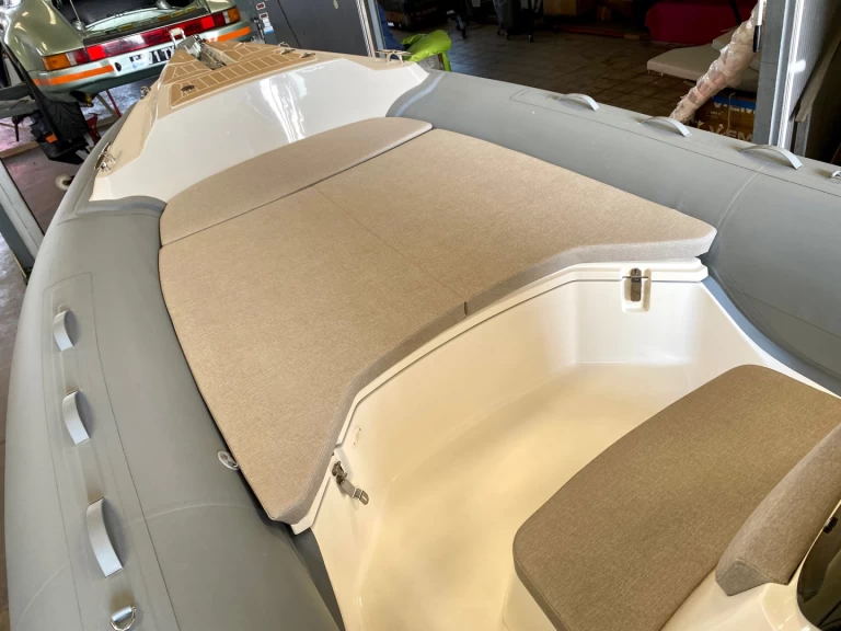 RIB för uthyrning Saint-Cyprien till det bästa priset 