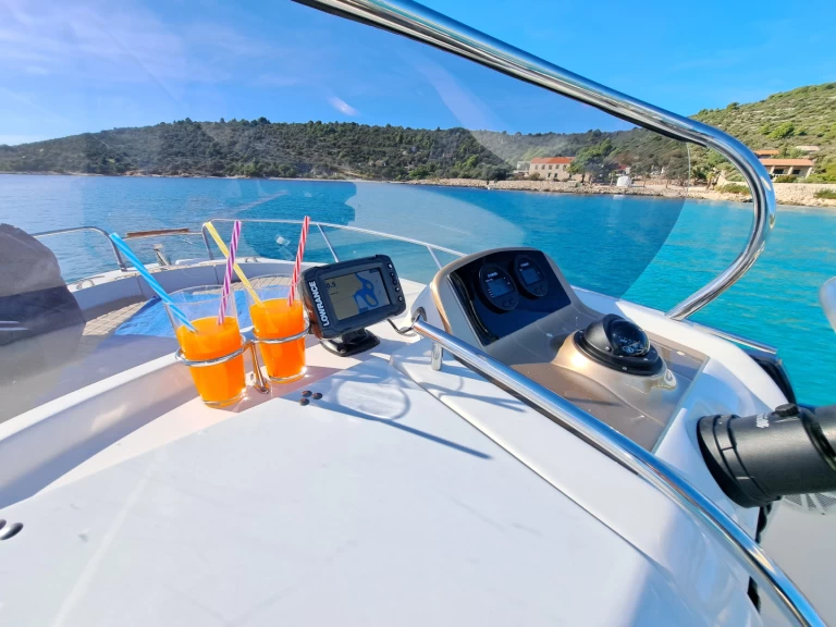 Uthyrning Motorbåt  Sessa Marine med en båtlicens 