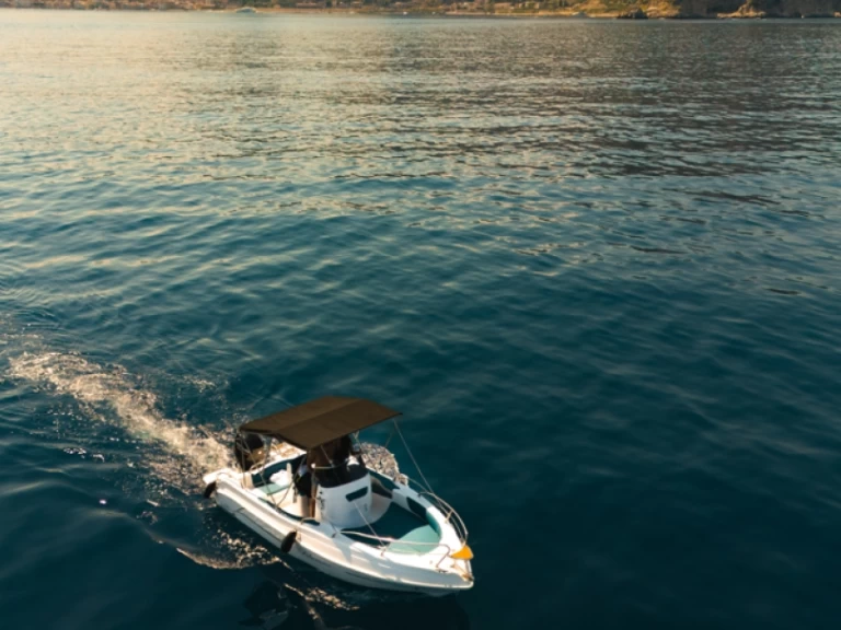 Yacht charter Taormina billig Blumax 19 Pro