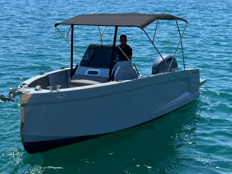 Uthyrning Motorbåt  Moonday yacht med en båtlicens 