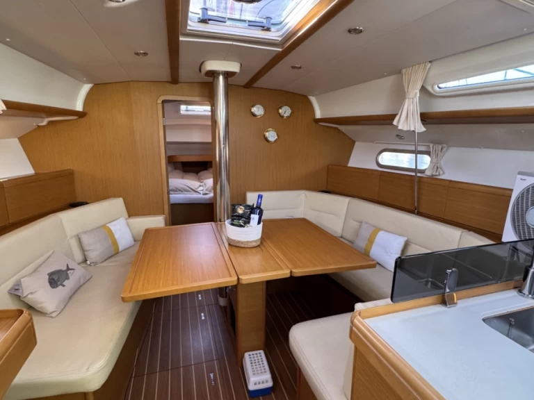 Båtuthyrning Jeanneau Sun Odyssey 42i i Torrevieja på Samboat 