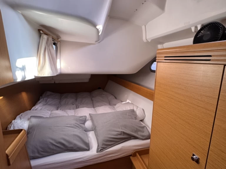 Hyra Segelbåt  med eller utan skeppare Jeanneau Torrevieja 