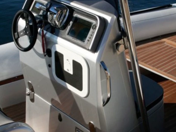 RIB för uthyrning Six-Fours-les-Plages till det bästa priset 