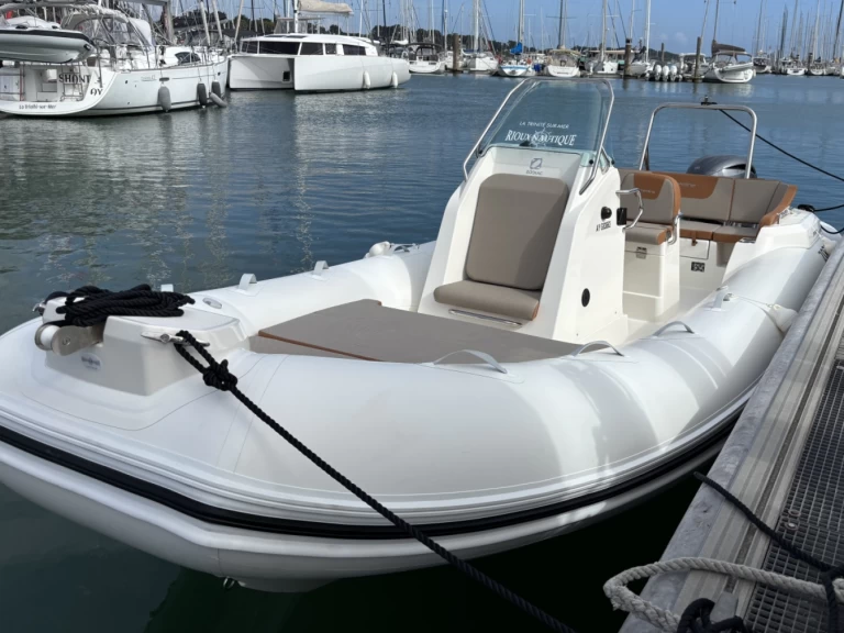 Båtuthyrning Zodiac Medline 6.8 i La Trinité-sur-Mer på Samboat 