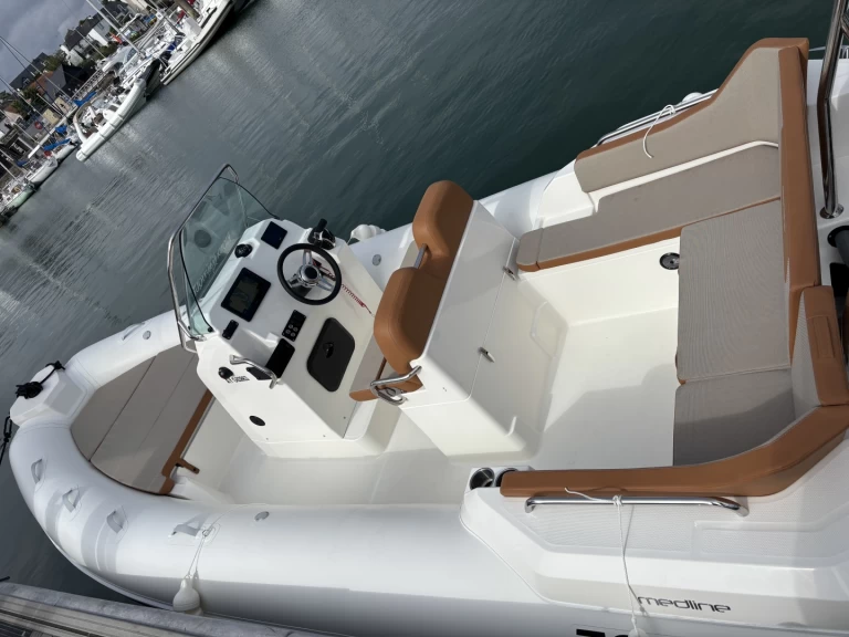 Yacht charter La Trinité-sur-Mer billig Medline 6.8