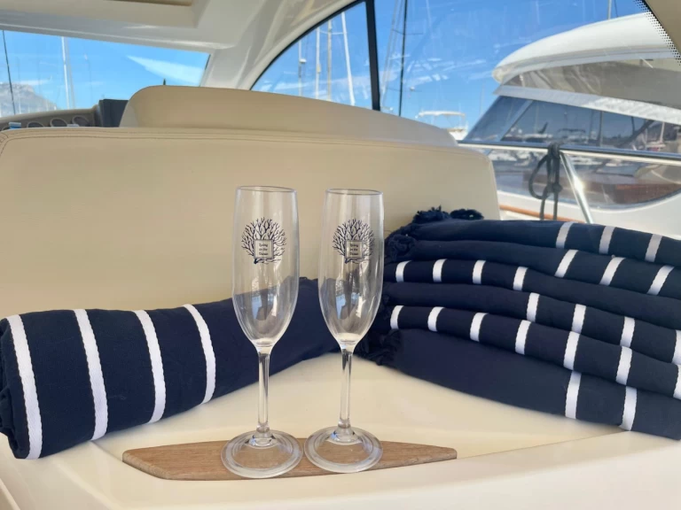Båtuthyrning Jeanneau Prestige 38 S i Port de Saint Jean Cap Ferrat på Samboat 