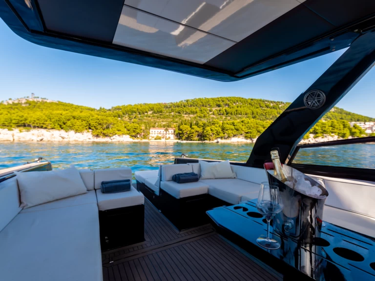 Yacht charter Split  billig Colnago 35
