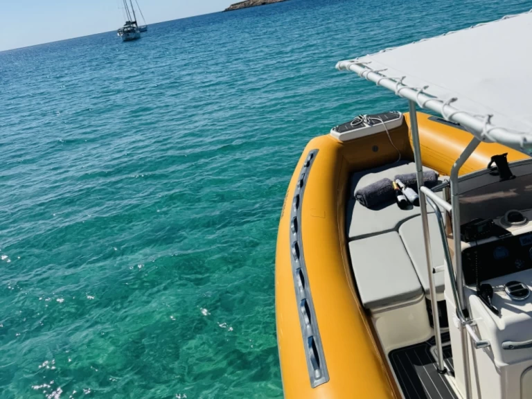 Båtuthyrning SEVEN FIFTY  400 i Sant Antoni de Portmany på Samboat 