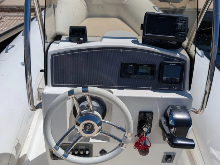 Hyr en Nuova Jolly NJ 700 Hyeres 