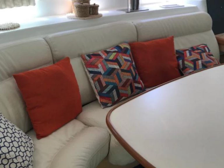 Uthyrning Katamaran  Custom Made med en båtlicens 