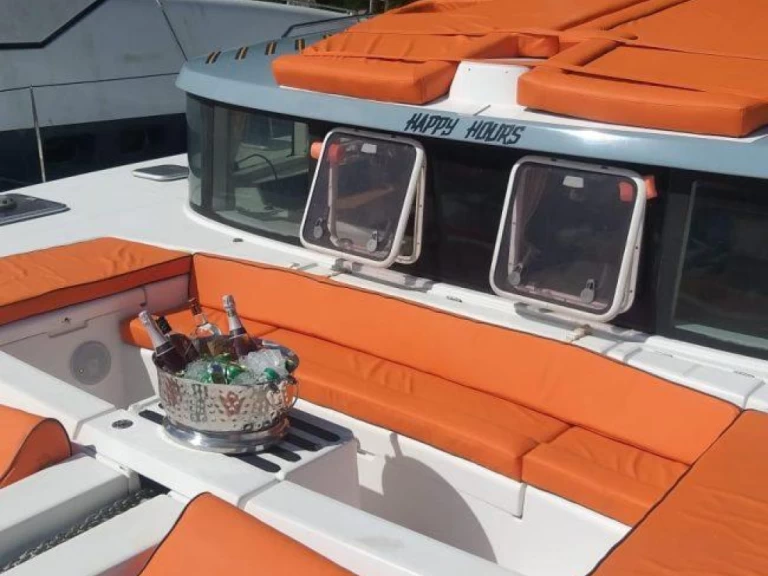 Custom Made 44 charter bareboat eller skeppad i Bayahíbe (Zona Urbana)