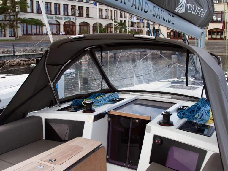 Hyra Segelbåt  med eller utan skeppare Dufour Rostock 