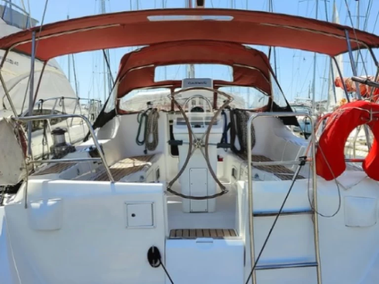 Uthyrning Segelbåt  Bénéteau med en båtlicens 
