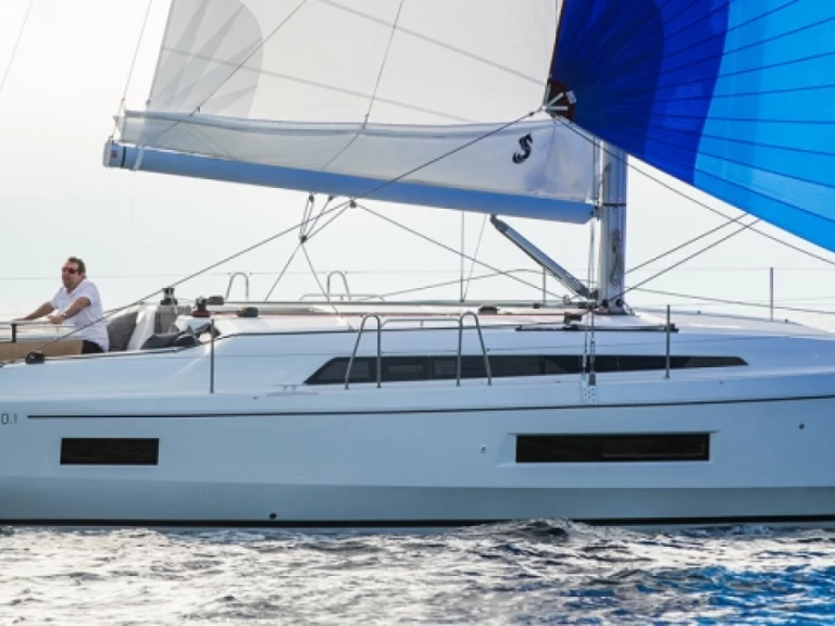 Hyr en Bénéteau Oceanis 40.1 Trogir  