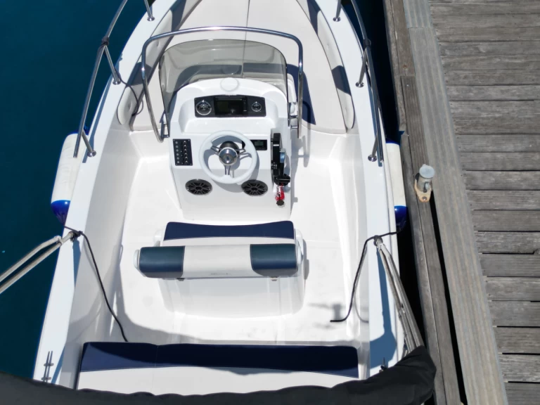 Hyra Motorbåt  med eller utan skeppare Italmar Šibenik  