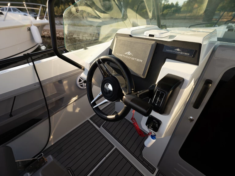 Uthyrning Motorbåt  i Šibenik  - Northmaster Northmaster 685 Cruiser