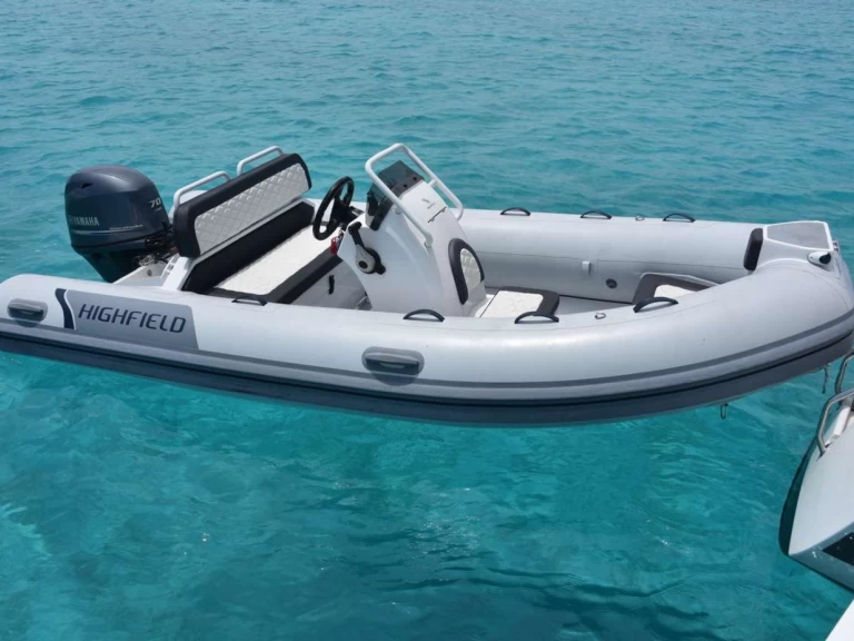 Uthyrning Lyx yacht Fountaine Pajot med en båtlicens 