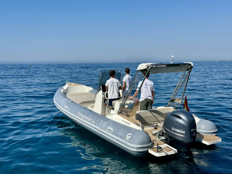 Uthyrning Roses - Capelli Tempest 700 av Samboat 